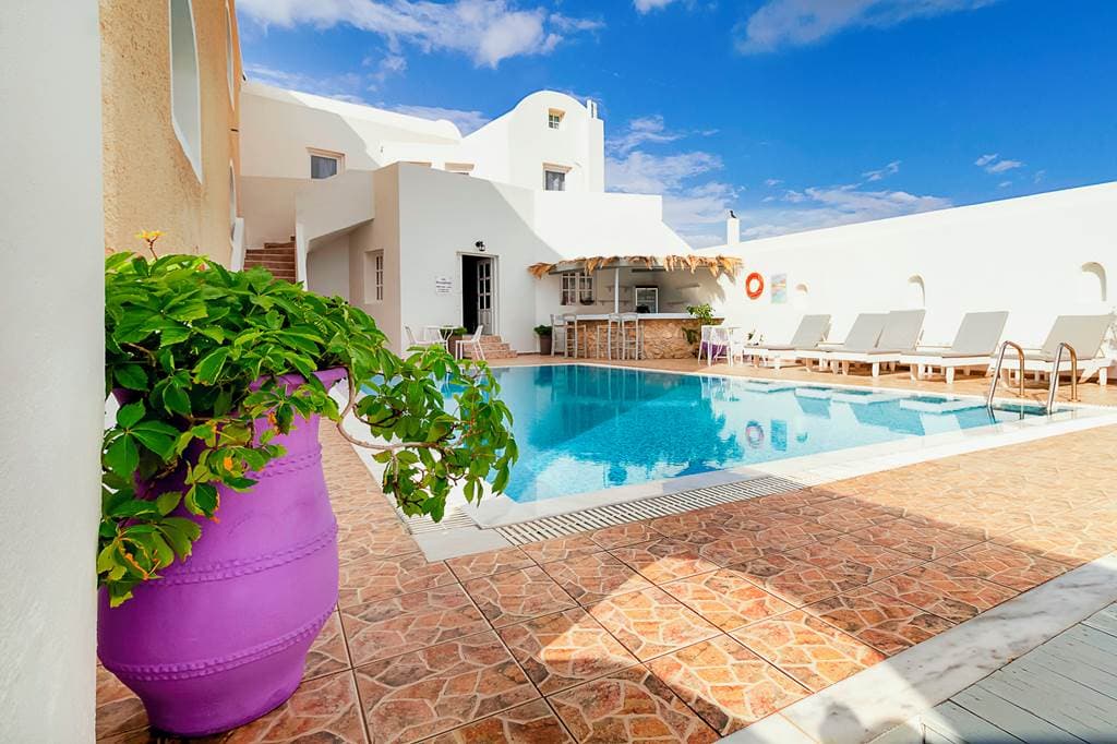 Relax in Santorini in October