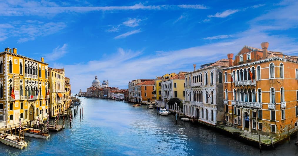 Early Booking Offer - Save up to £35 per person