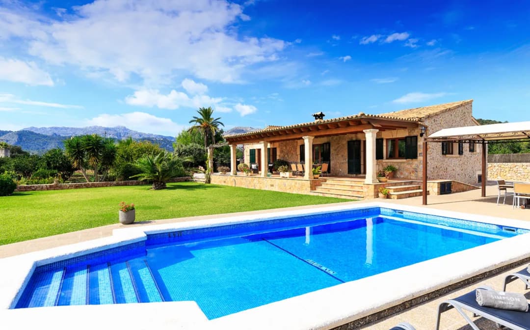 Private villa with Pollensa just minutes away