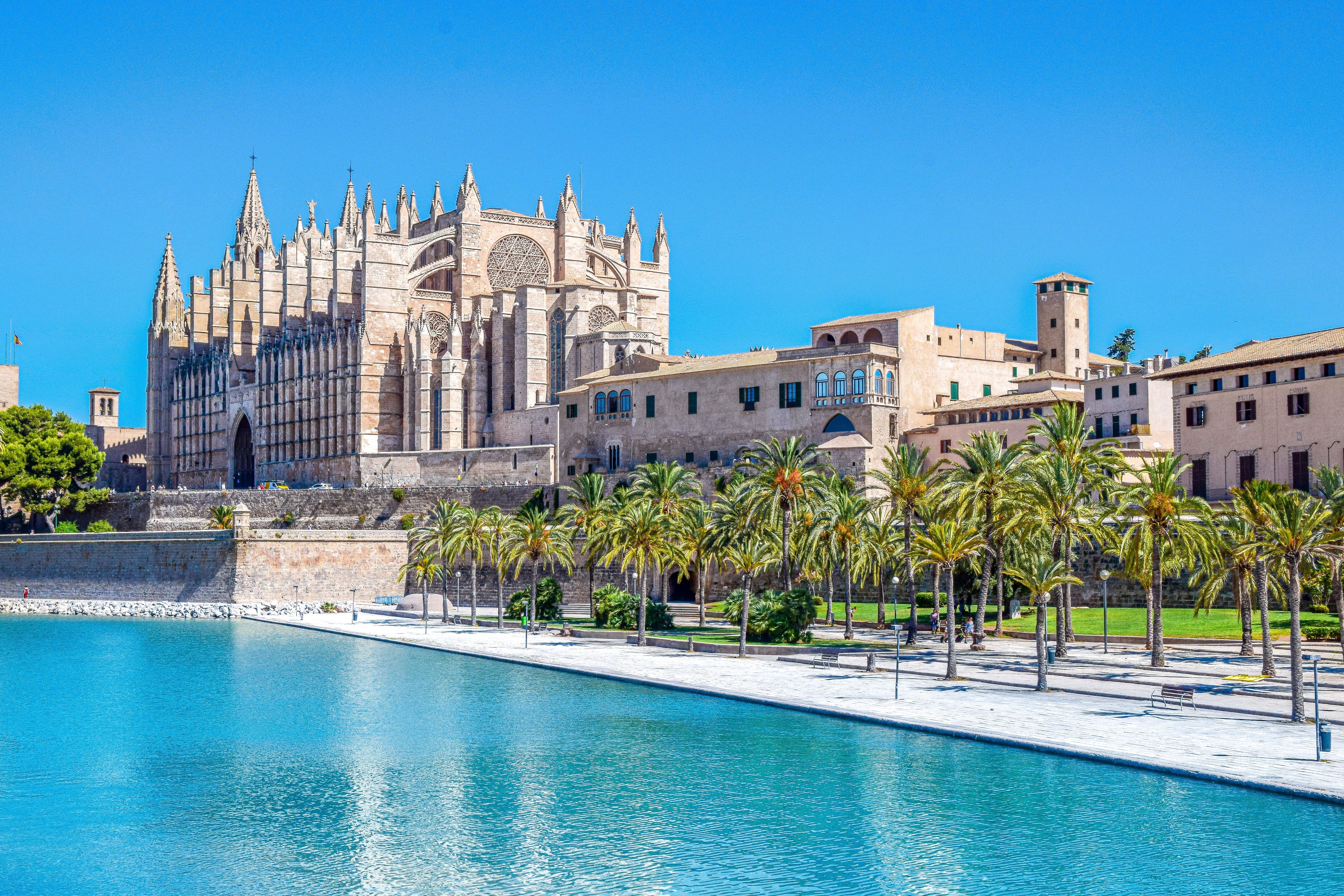 Luxury Golf Cruise - Save 40%